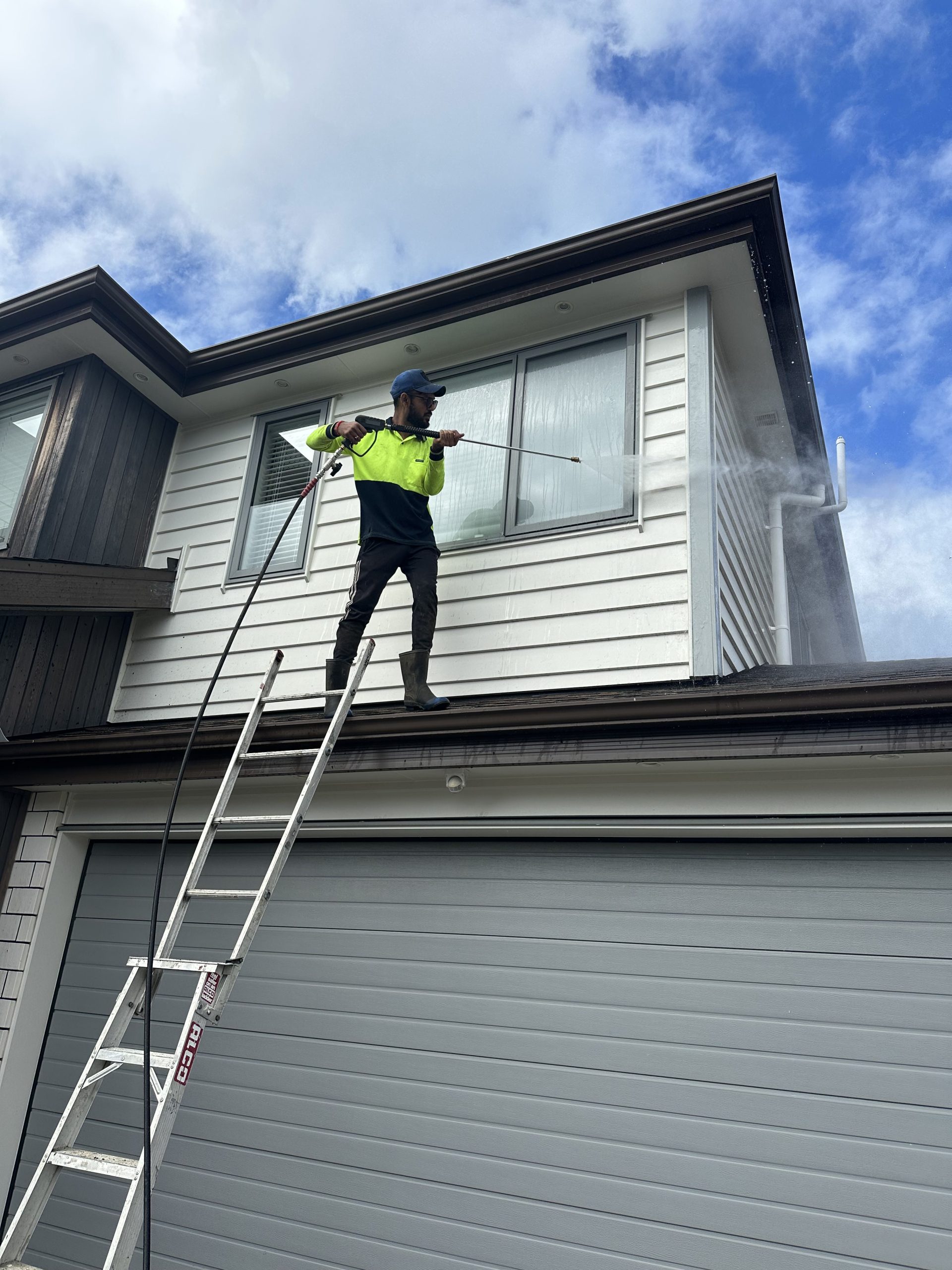 professional-house-cleaning roof cleaning auckland new zealand